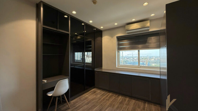 modern apartment after renovation for rent in e1 ciputra (7)