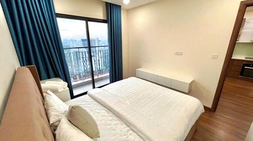 2 bedroom apartment for sale in golden park cau giay (12)