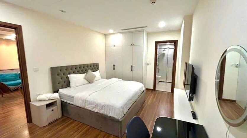 2 bedroom apartment for sale in golden park cau giay (17)