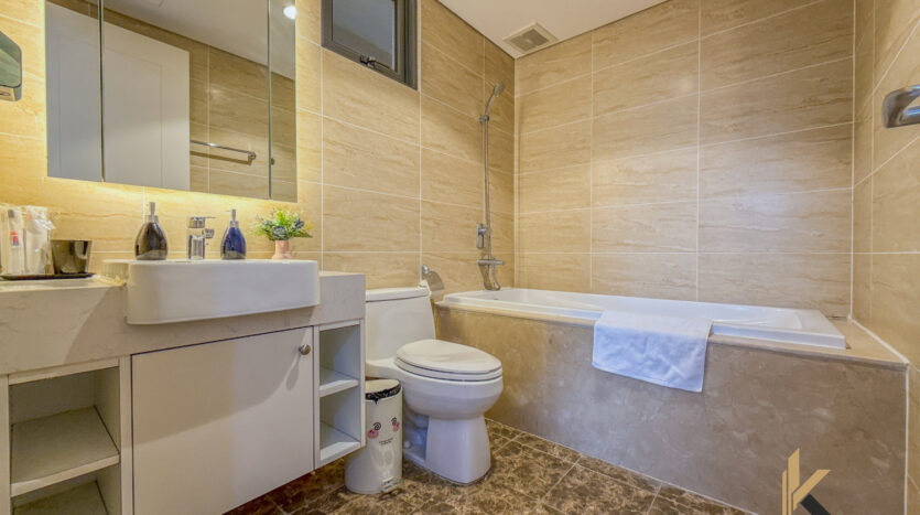 Apartment for Rent at Vinhomes D’Capitale (13)