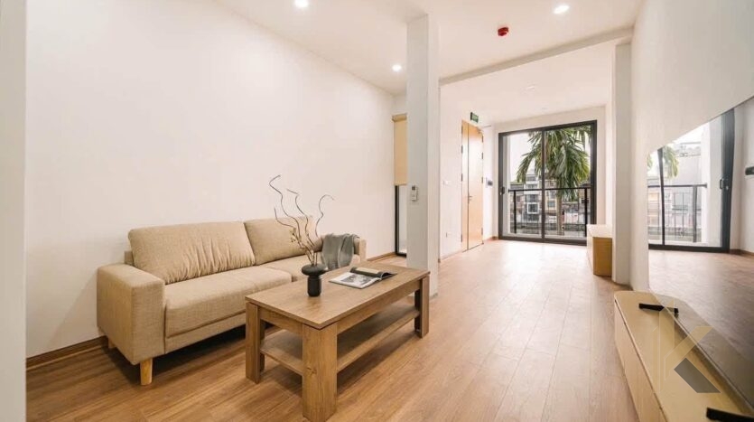 lake view 3 bedroom apartment for rent in long bien (1)