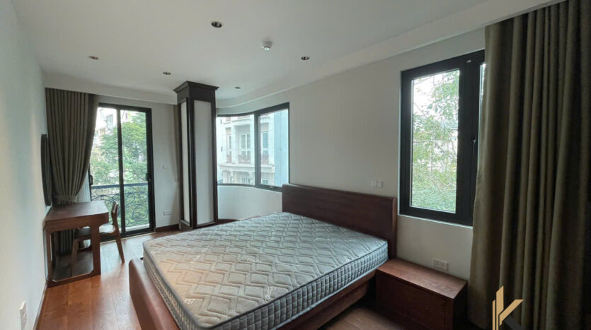 2 bedroom Apartment on Mac Dinh Chi Street (12)