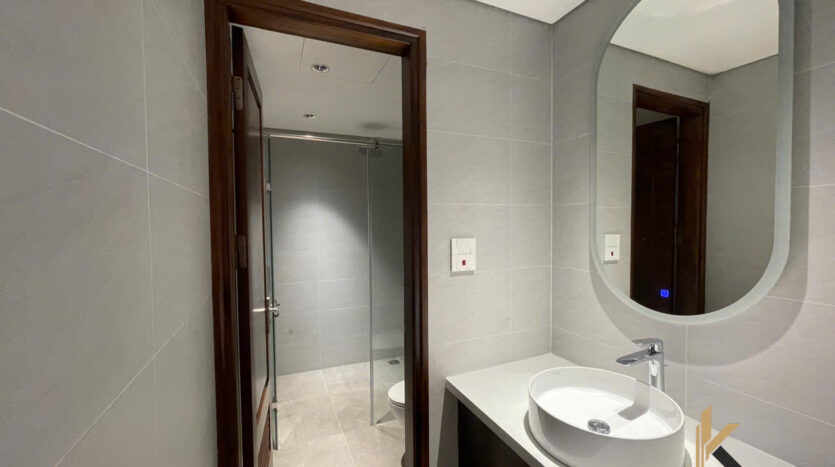 2 bedroom Apartment on Mac Dinh Chi Street (13)