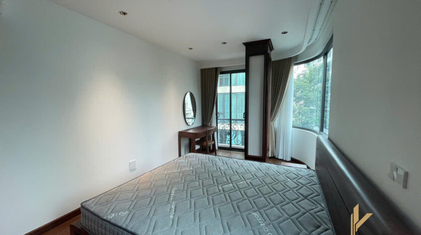 2 bedroom Apartment on Mac Dinh Chi Street (16)