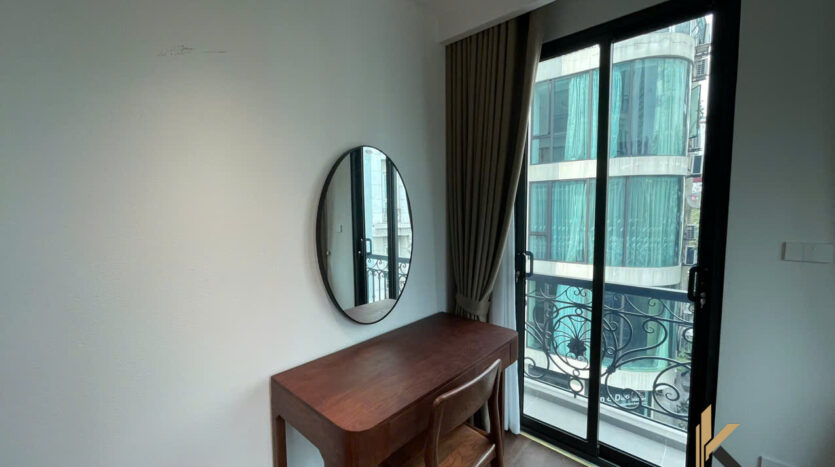 2 bedroom Apartment on Mac Dinh Chi Street (17)