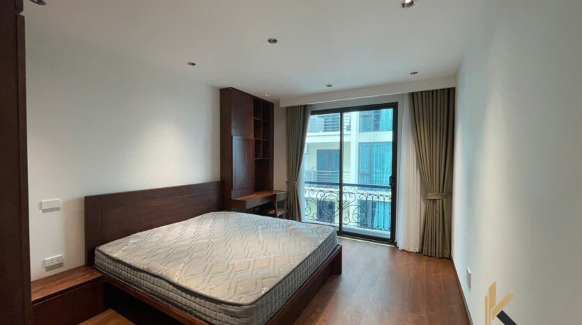 2 bedroom Apartment on Mac Dinh Chi Street (18)