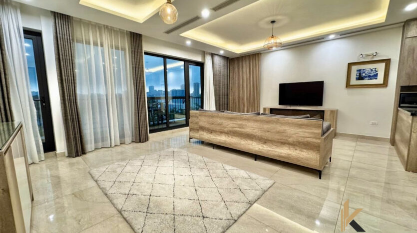 3 bedroom apartment on To Ngoc Van Street (11)