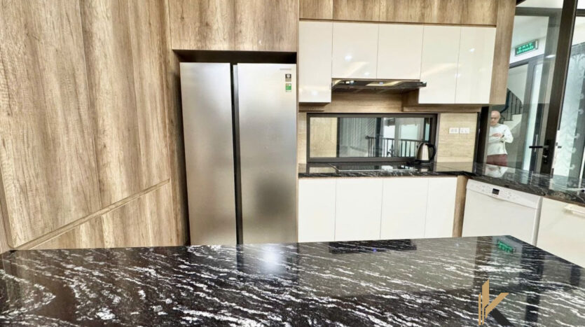 3 bedroom apartment on To Ngoc Van Street (12)