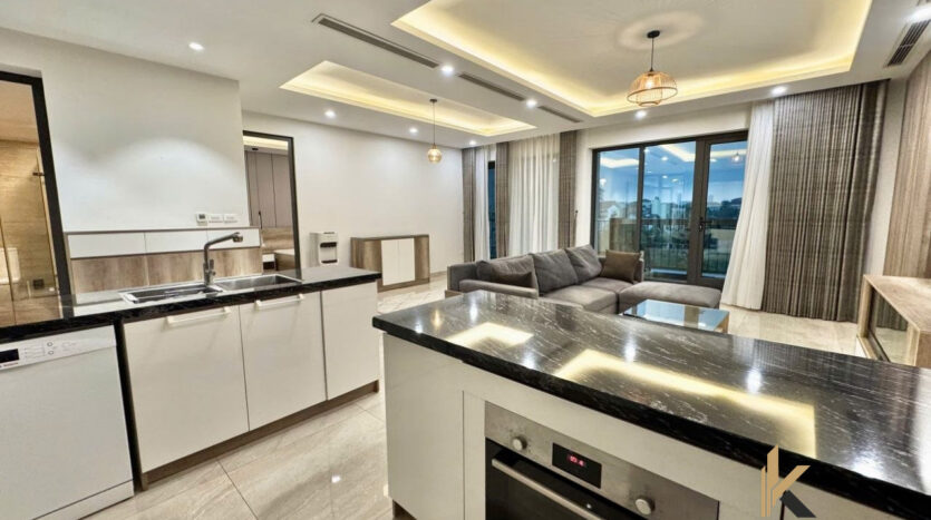 3 bedroom apartment on To Ngoc Van Street (14)