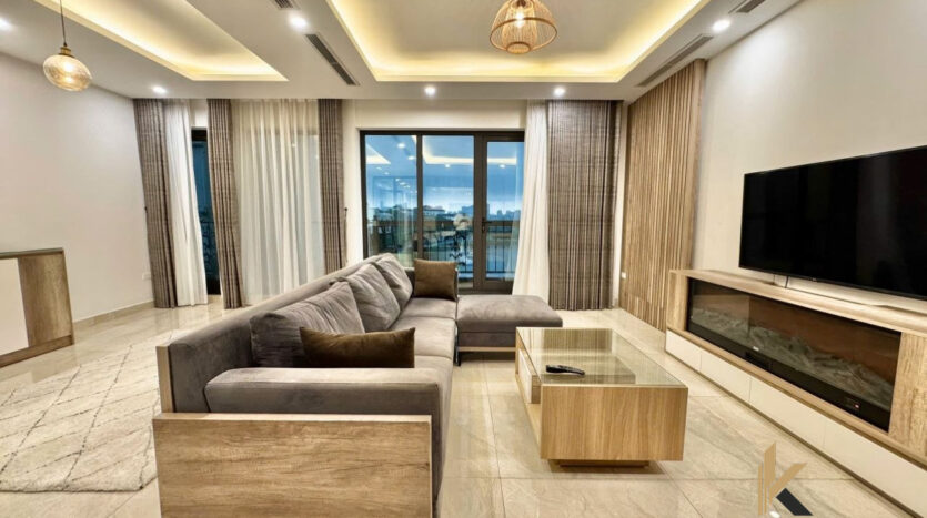 3 bedroom apartment on To Ngoc Van Street (16)