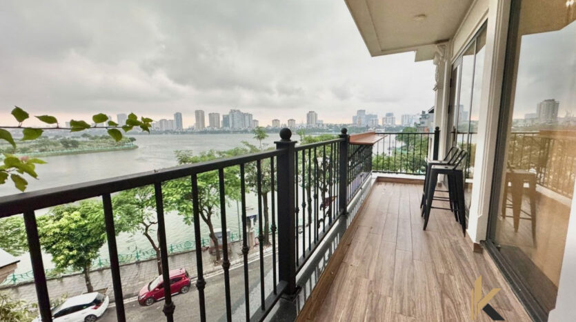 3 bedroom apartment on To Ngoc Van Street (19)