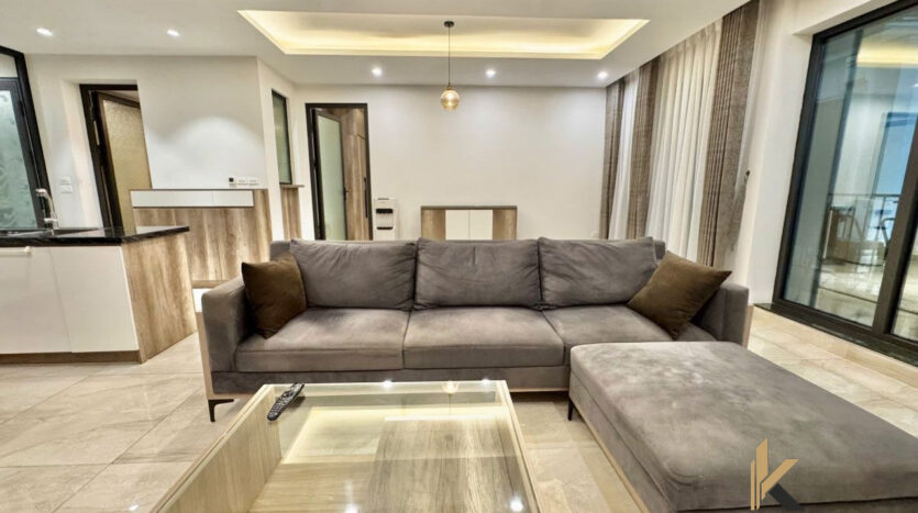 3 bedroom apartment on To Ngoc Van Street (20)