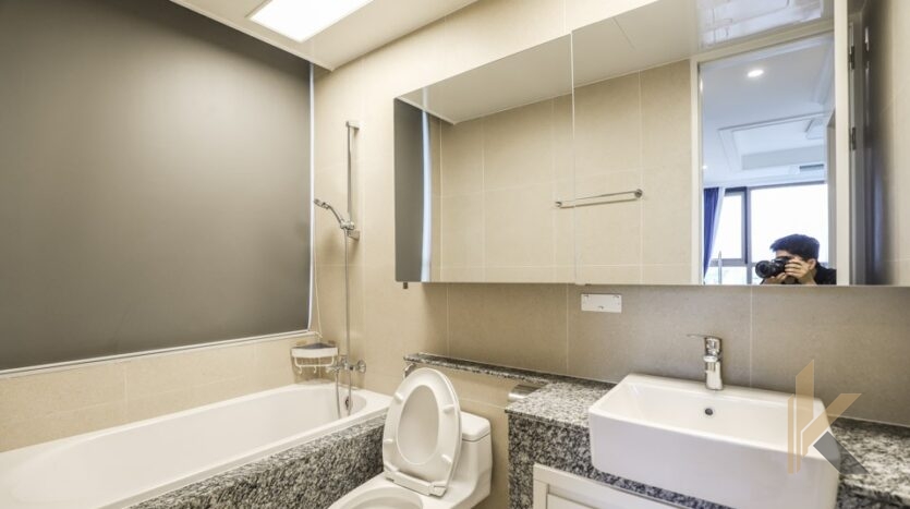 4 bedroom apartment for rent in 902 Starlake Hanoi (15)