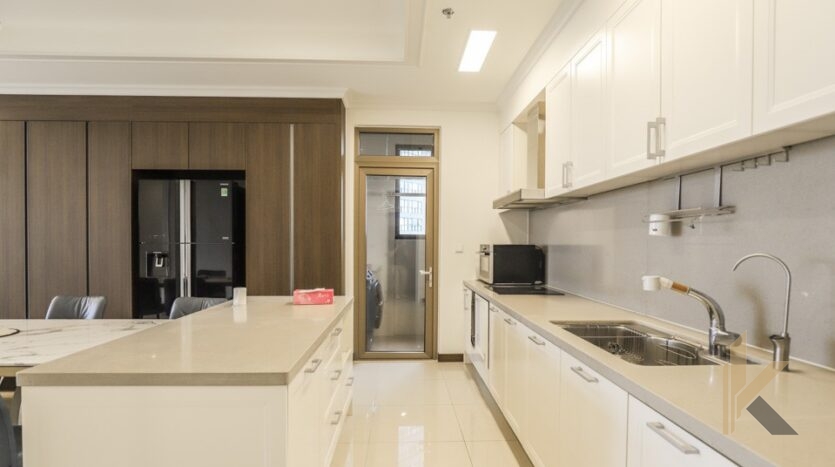 4 bedroom apartment for rent in 902 Starlake Hanoi (17)