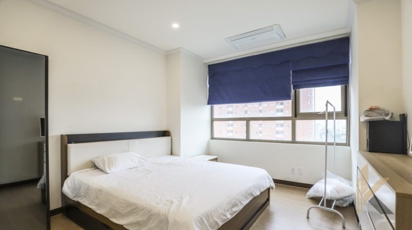 4 bedroom apartment for rent in 902 Starlake Hanoi (18)