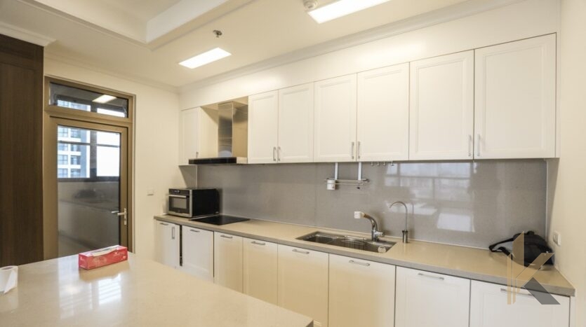 4 bedroom apartment for rent in 902 Starlake Hanoi (6)