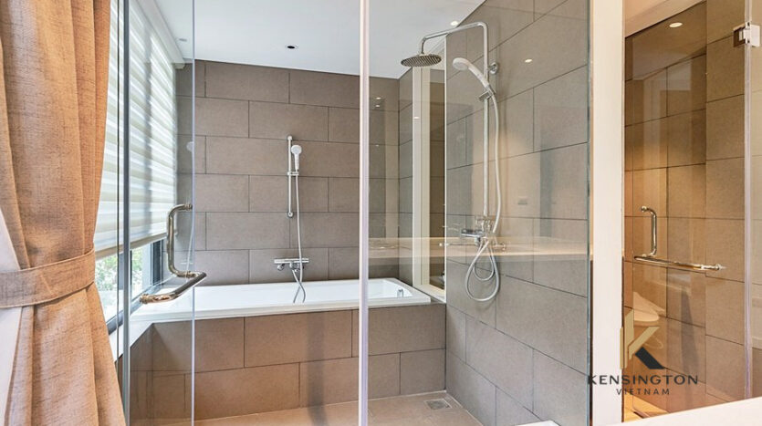 4 bedroom apartment in Quang (18)