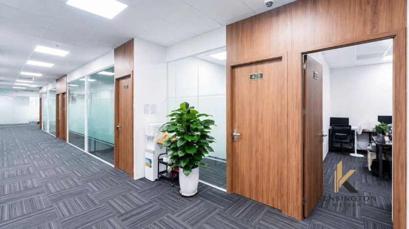 Office in Charmvit Tower (10)