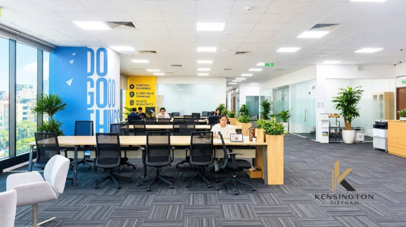 Office in Charmvit Tower (3)