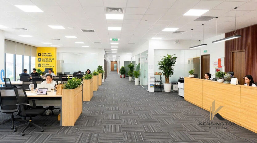 Office in Charmvit Tower (4)