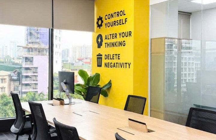 Office in Charmvit Tower (6)