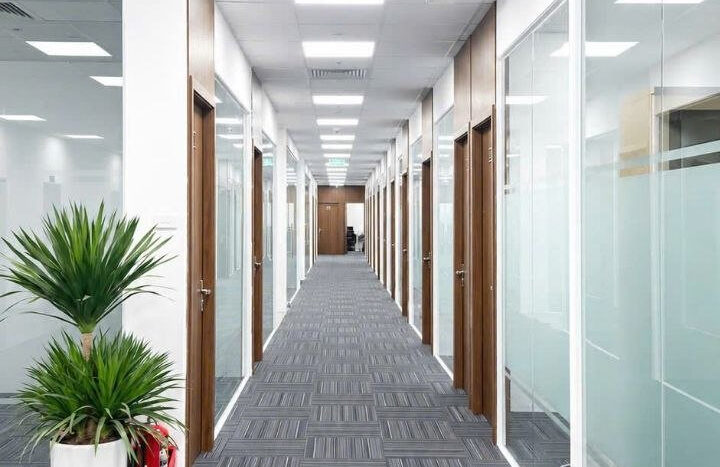 Office in Charmvit Tower (7)