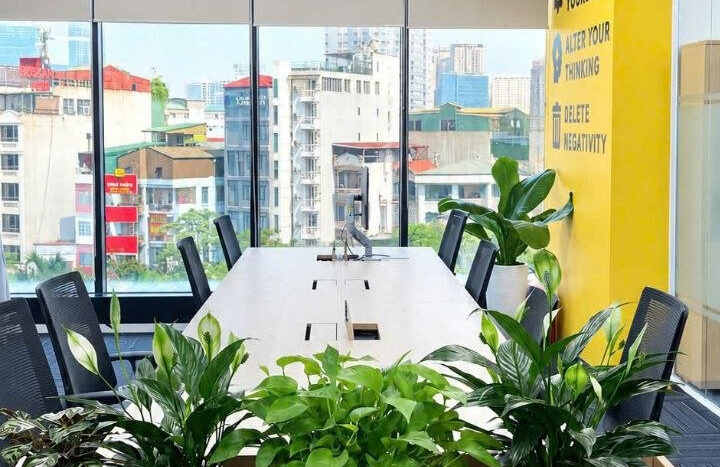 Office in Charmvit Tower (9)
