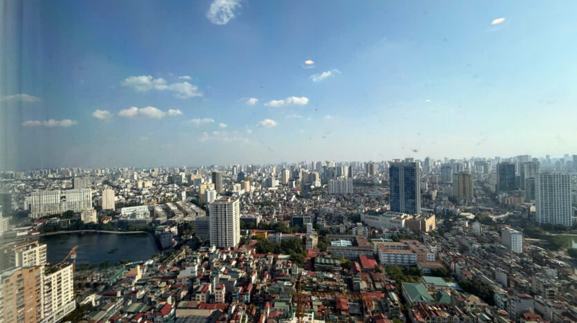 affordable 2 bedroom apartment with city view in vinhomes metropolis (11)