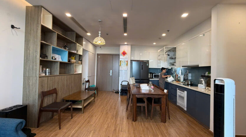 affordable 2 bedroom apartment with city view in vinhomes metropolis (14)