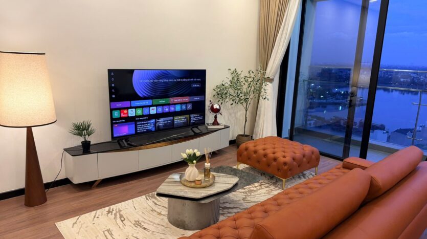 breathtaking lake view 3 bedroom apartment in Heritage Westlake (9)