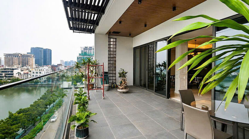 huge lake apartment for rent on Xuan Dieu street, Westlake (11)