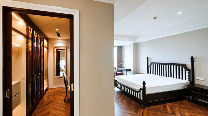 huge lake apartment for rent on Xuan Dieu street, Westlake (14)
