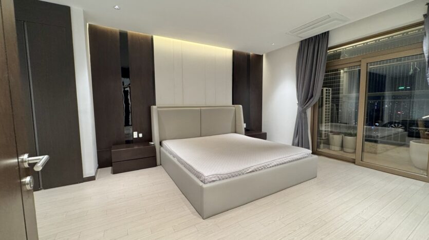 modern duplex apartment for rent in starlake hanoi (10)