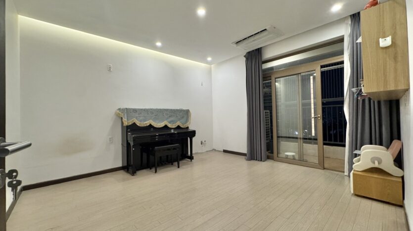 modern duplex apartment for rent in starlake hanoi (12)