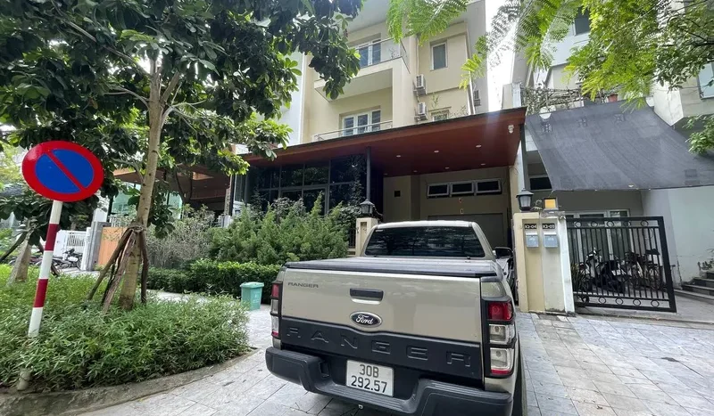 Spacious 5 Bedroom Villa for Rent in Ciputra Hanoi (16)