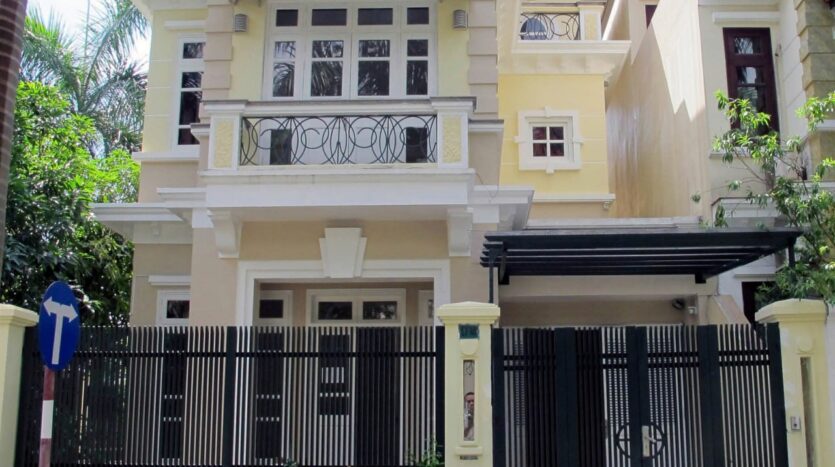 Spacious C villa in Ciputra Westlake for rent hanoi (12)