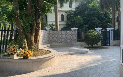 4 BEDROOM VILLA WITH A HOME OFFICE FOR RENT IN D4